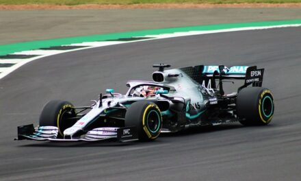Hamilton Triumphs at Silverstone: A Thrilling British Grand Prix