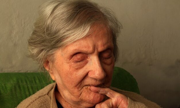 What are the early Alzheimer’s warning signs