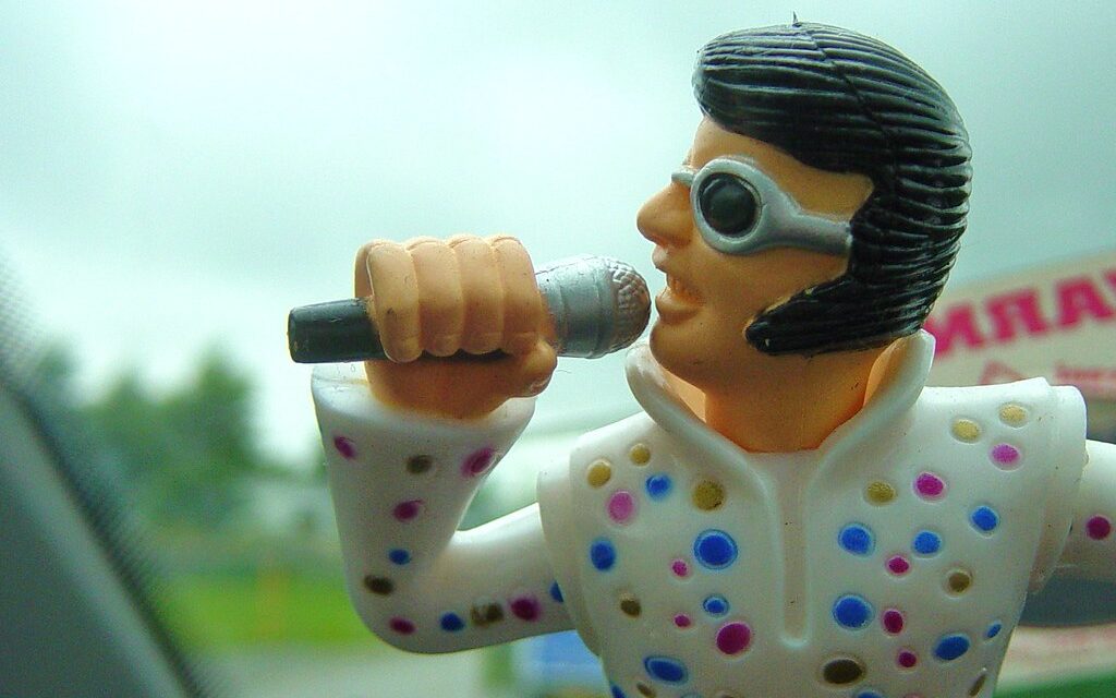 How old would Elvis Presley be if he was alive in 2025?