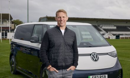 Room for scrum more? Rugby stars reunite in seven-seat trip down memory lane