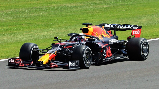 George Russell Takes Pole in Thrilling 2024 Las Vegas Grand Prix Qualifying