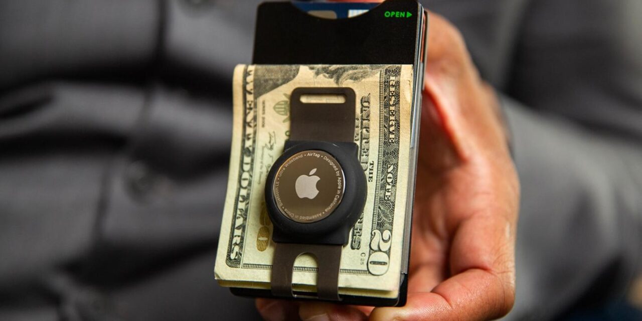 Networking with a Minimalist Wallet: A Modern Professional’s Guide