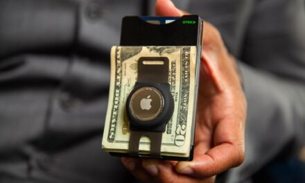 Networking with a Minimalist Wallet: A Modern Professional’s Guide
