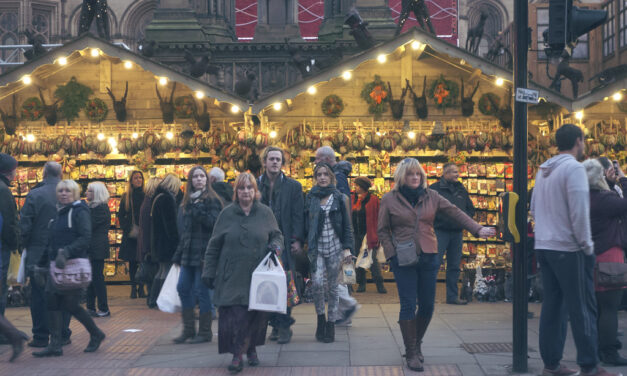 Why do so many people go to the Christmas markets?