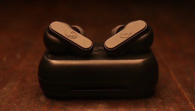 Breaking Language Barriers with AI Translation Earbuds