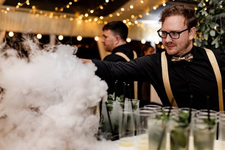 How to Plan the Perfect Event with a Mobile Bar.