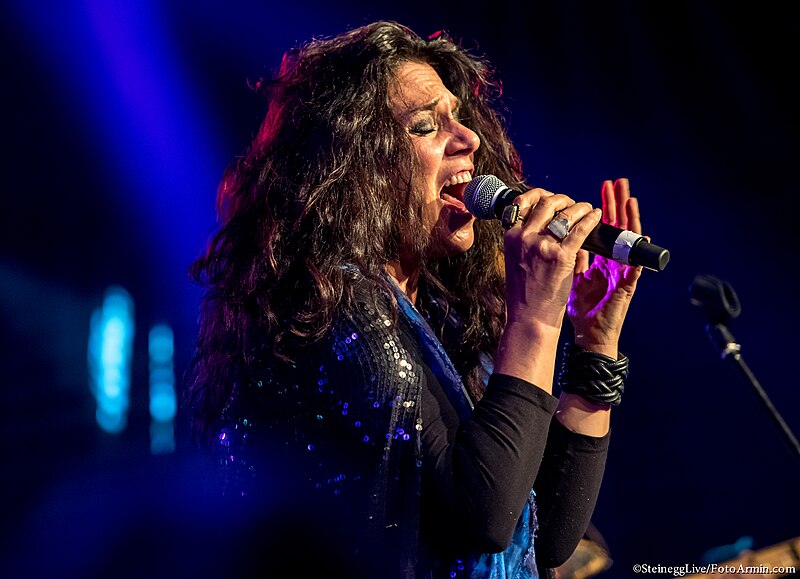 SARI SCHORR TO PREMIERE NEW STUDIO ALBUM IN FULL  DURING UK HEADLINE TOUR THIS SPRING