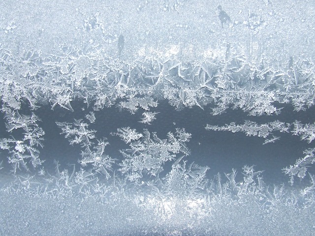 Freezing Indoors? These 5 Expert-Approved Tricks Will Keep You Warm