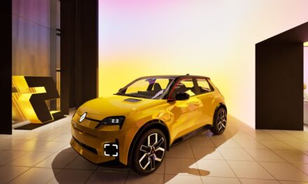 Renault 5 E-Tech electric brings French flair to London’s iconic Oxford Street for Maison 5 experience