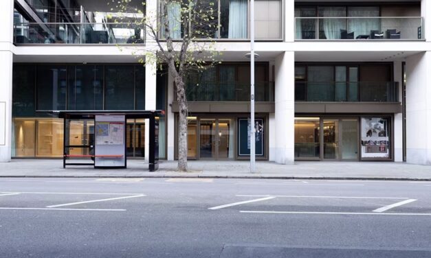 KAHN® LANDMARK appoints Rapleys to market prestigious 2,600 Sq. Ft. car showroom on Kensington High Street – A hub for luxury automotive retail