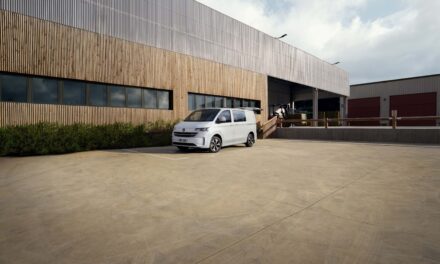 UK order books open for Volkswagen Transporter Kombi and Shuttle variants
