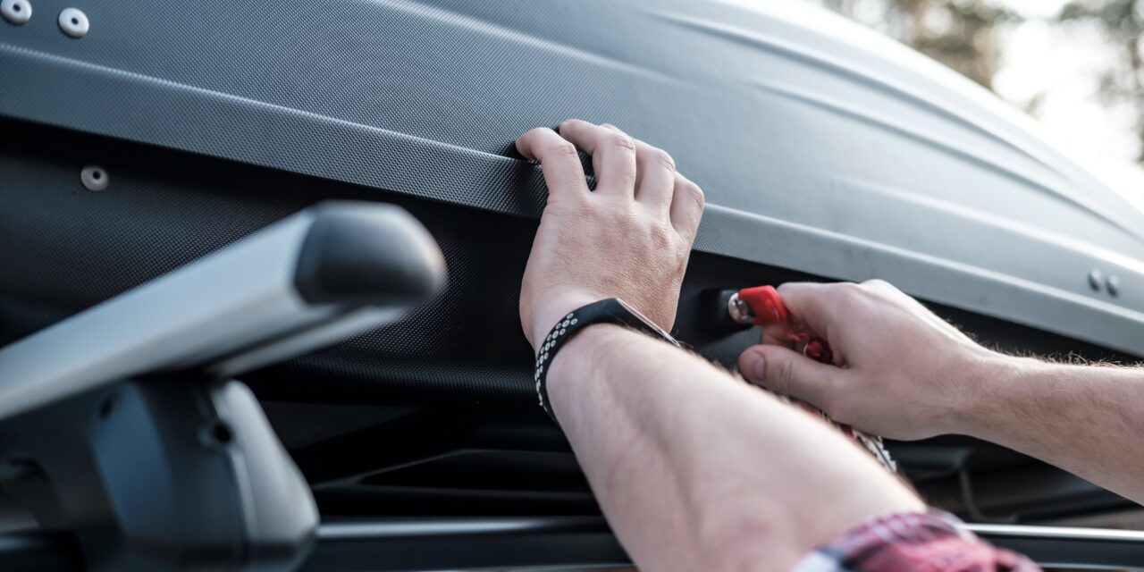 Insecure roof box installation could lead to £2,500 fines as over half of UK drivers lack confidence in setup