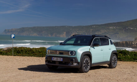 Renault 4 E-Tech electric orders open for R-Pass customers – with three years’ free servicing when purchased via Mobilize Financial Services