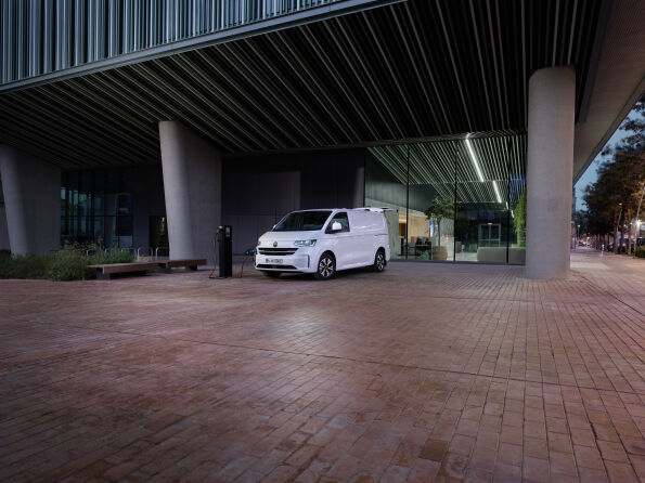 Volkswagen expands new Transporter line-up with further BEV variants