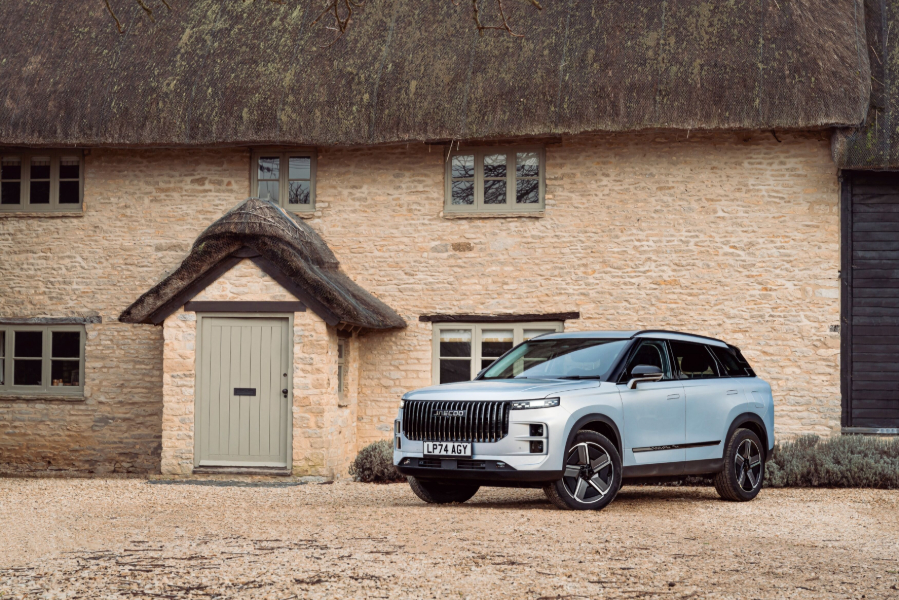 JAECOO 7 SHS drives to the top as Britain’s best-selling plug-in hybrid in August