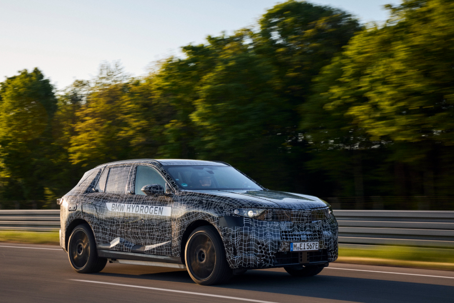 From pilot fleet to series production: the new BMW iX5 Hydrogen